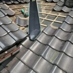 岐阜市にて雨漏り修理・瓦屋根修理〈谷樋からの雨漏り、温水器の撤去工事〉 施工後