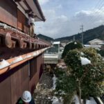 岐阜市にて雨樋修理〈雪害で保険適用工事〉 施工前