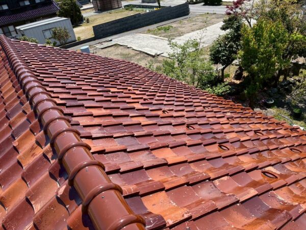 能登町にて雨漏り修理〈瓦の再利用で費用を抑える葺き直し〉 施工後